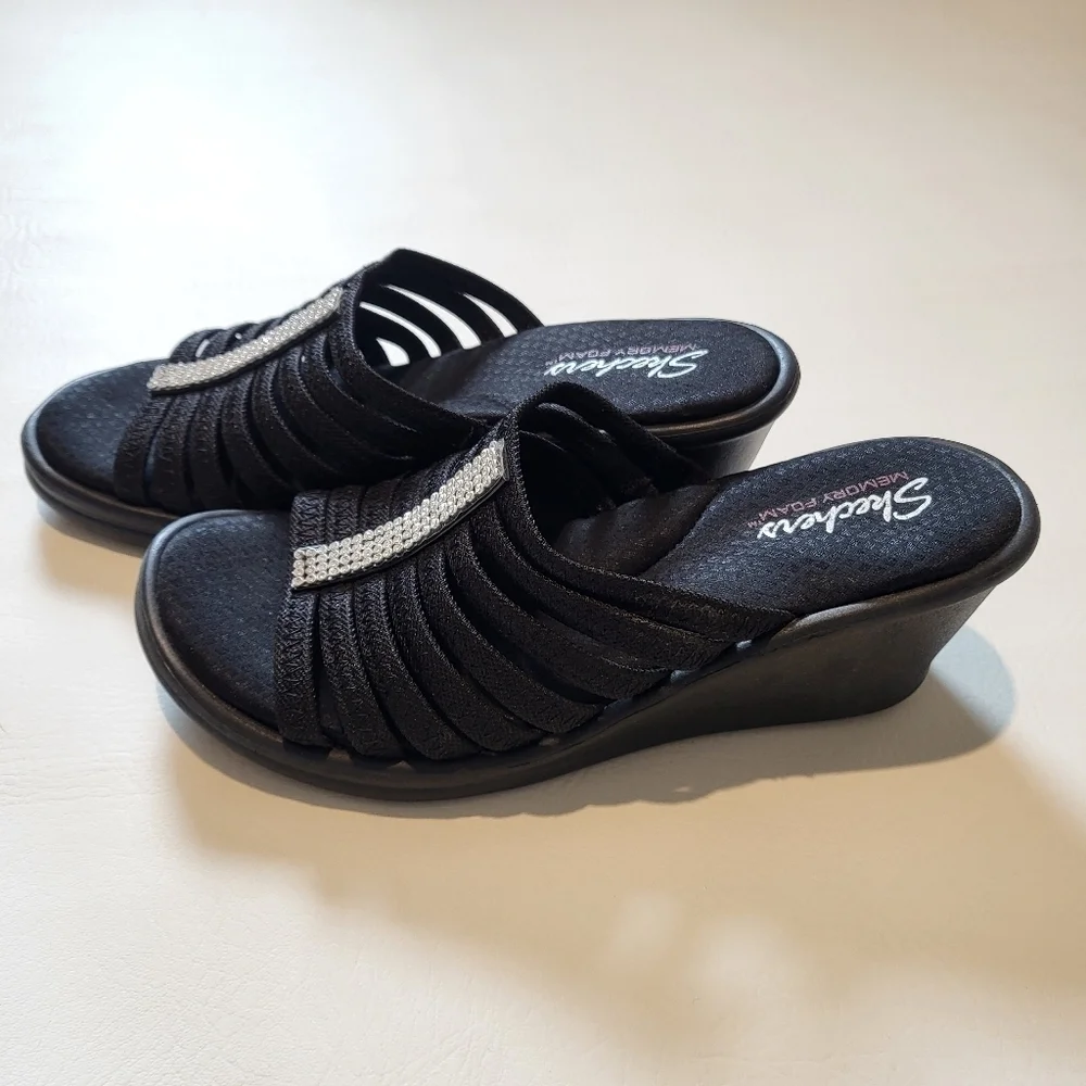 Skechers Cali Womens Rumblers Hot Shot Wedge Sandal black bejeweled size 10 NWOB